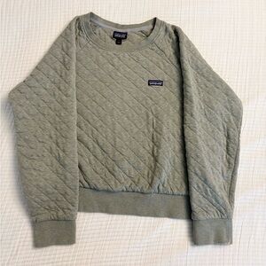 Patagonia Women's Light Gray Quilted Crew Neck Sweater